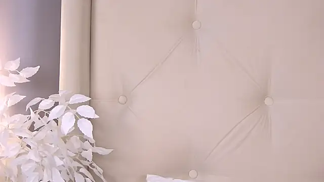 ur_wet_dreams__'s cam snapshot