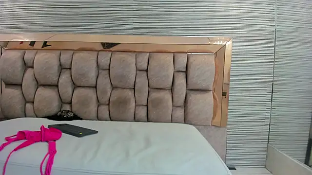 claire_bonny's cam snapshot