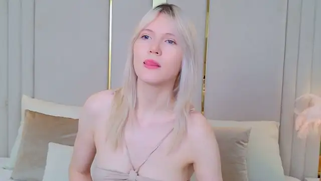 NellieLoyns's cam snapshot