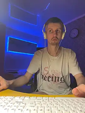 Aki-Laky live sex cam