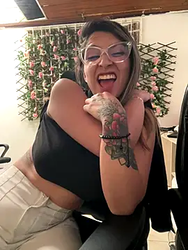 Isabella_Varella's cam snapshot