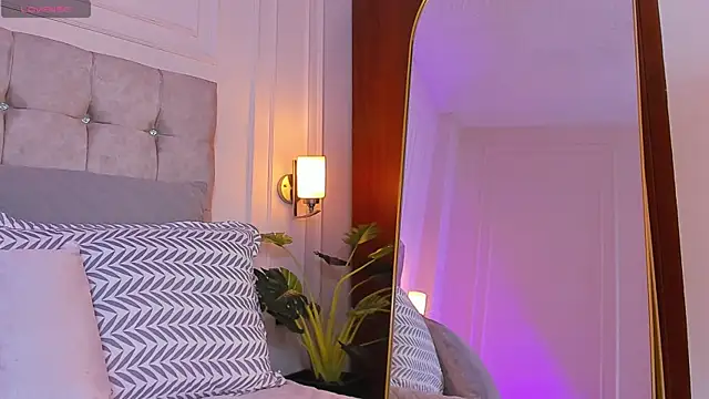 JasmineRoss_1's cam snapshot