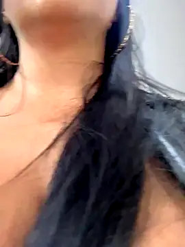 -Mia1's cam snapshot