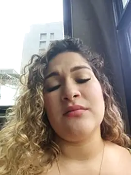 Sara_smiiith211's cam snapshot