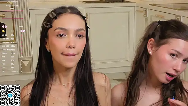 Lustrous_Moon live sex cam