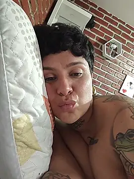 KatInk's cam snapshot