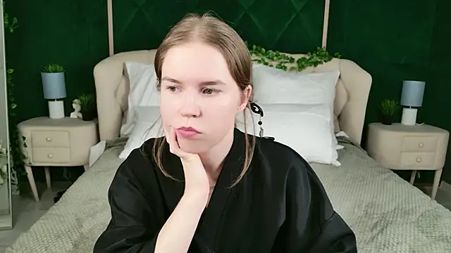 Alida_Brice's cam snapshot