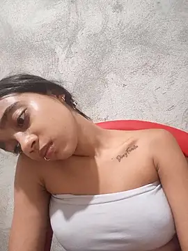 Zoe_Sweett18 live sex cam