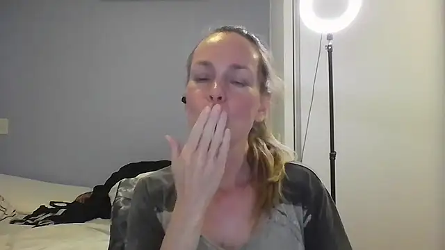 Annylove1's cam snapshot