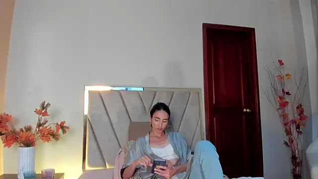 Nina_Cavaali's cam snapshot