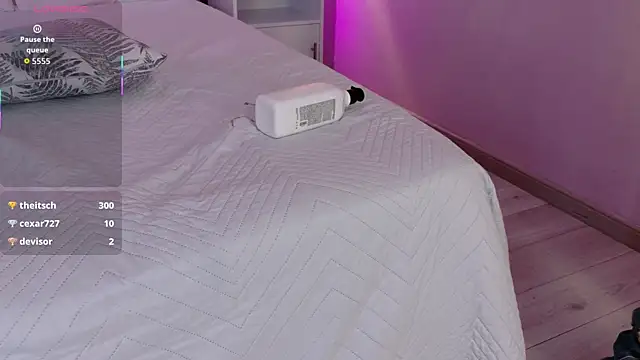 Susa1userma_'s cam snapshot