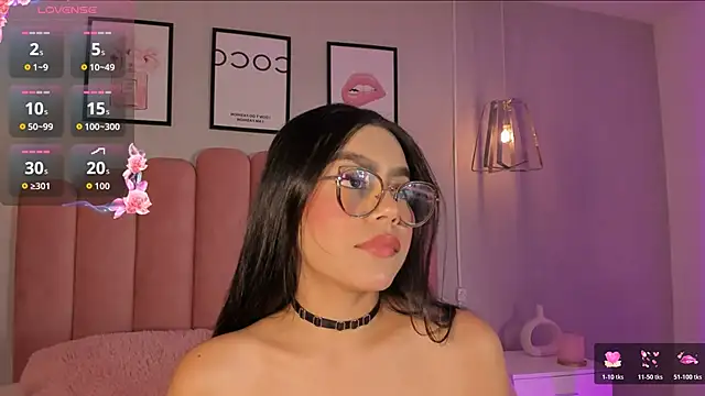 mara_swan_'s cam snapshot