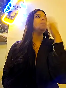 Layla-daring live sex cam