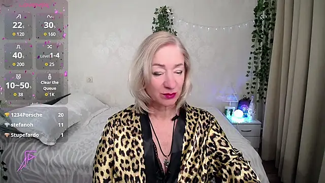 hunters_woman's cam snapshot