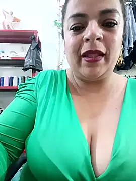 Mia-Glow live sex cam