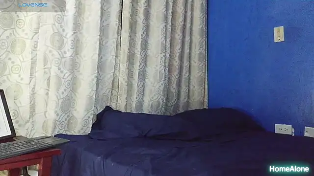 HomeAloneK's cam snapshot