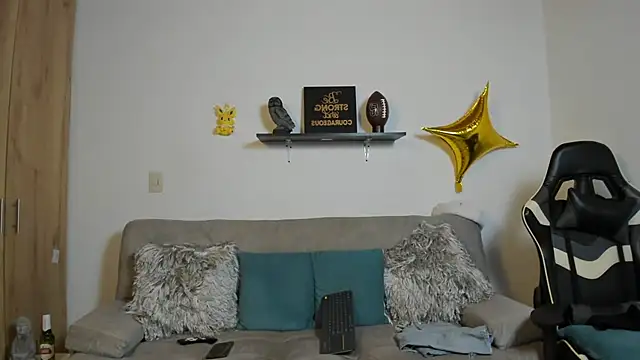 julian_wallace's cam snapshot