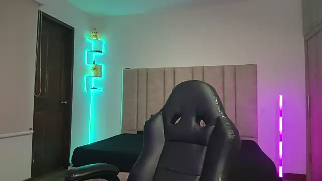 CHRIS_MORGAN1's cam snapshot