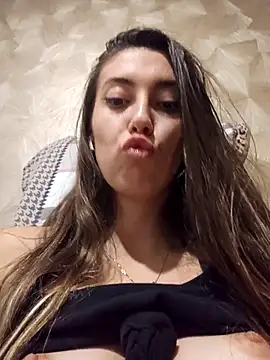 Virggin_Squirt live sex cam