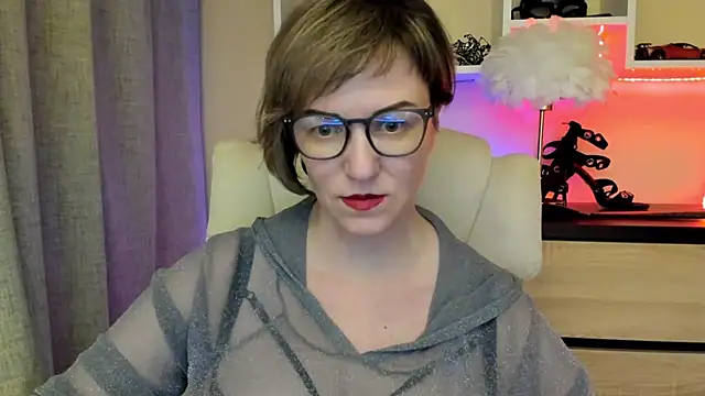 feliziaDesire's cam snapshot