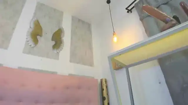 zhamira_21's cam snapshot