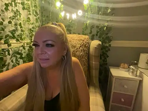 BonnyDesire's cam snapshot