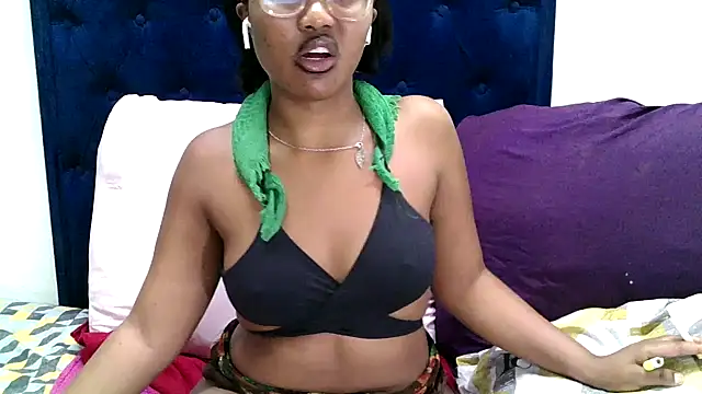 BUNNYCHOWX28's cam snapshot