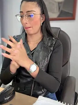 _Bella-Office1's cam snapshot