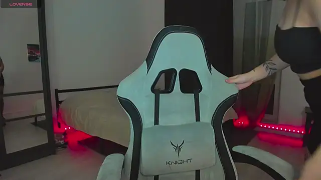 Lessie_'s cam snapshot