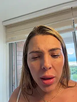 camila_vanucci-'s web cam