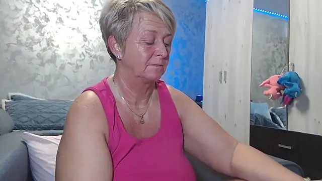 RosesandLillies's cam snapshot