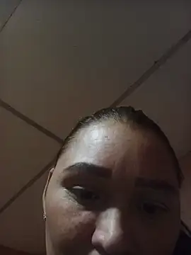 Leona-Pig's cam snapshot