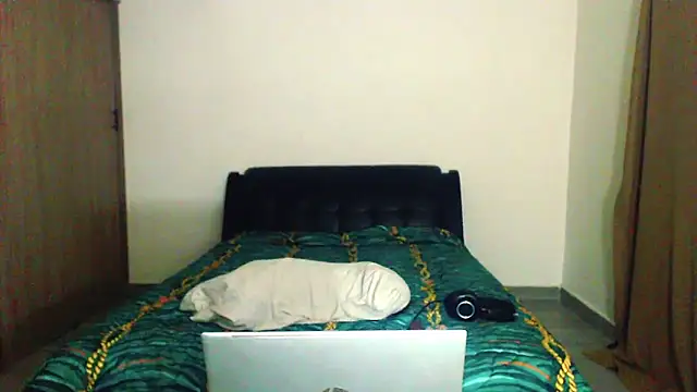 bladetrinityn's cam snapshot