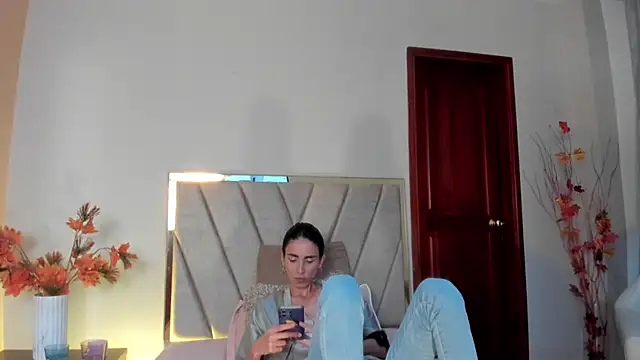 Nina_Cavaali's cam snapshot