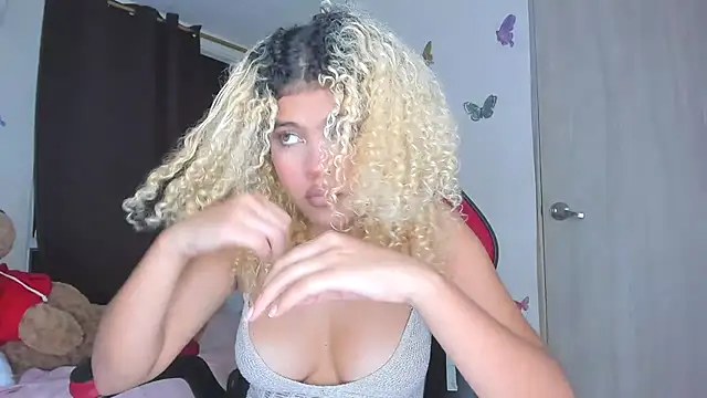 sofiacastillo01's cam snapshot