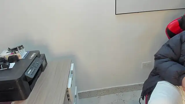 ElianCrow's cam snapshot