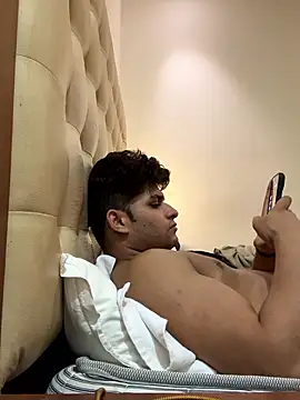 Vihaaanfucks's cam snapshot