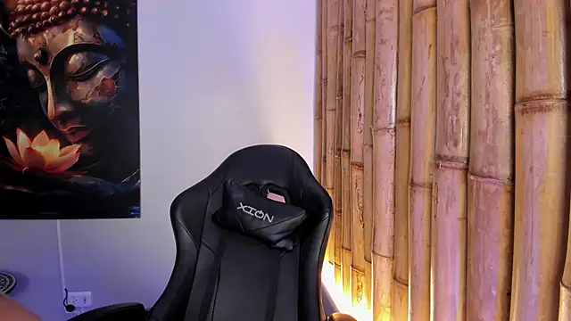 charlotte_mitchell_'s cam snapshot