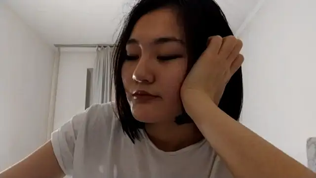 Lyndasilk's cam snapshot