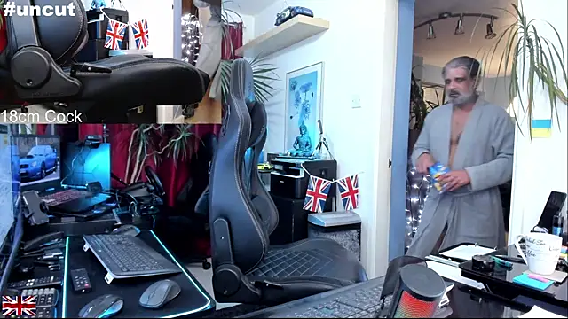 OnlineBossUK's cam snapshot