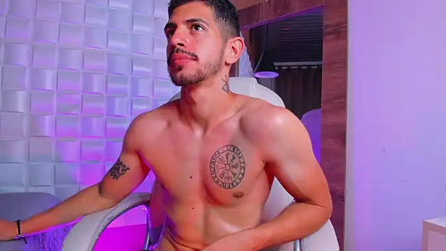 AlejandroStormm's cam snapshot