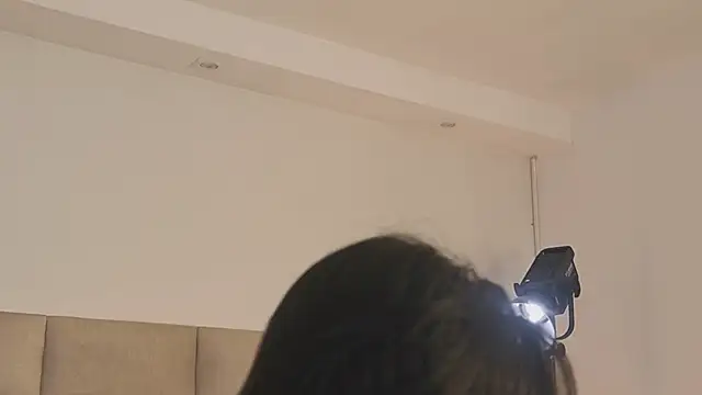 emma_brooks1's cam snapshot