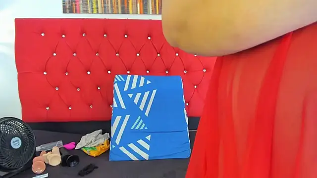 carolinacrus01's cam snapshot