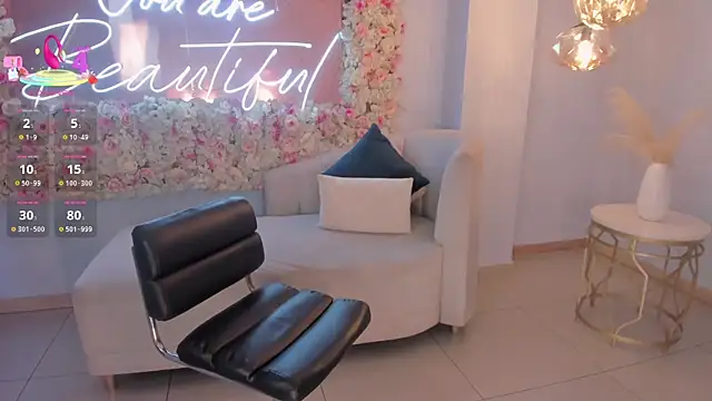 MiaRoberts1's cam snapshot