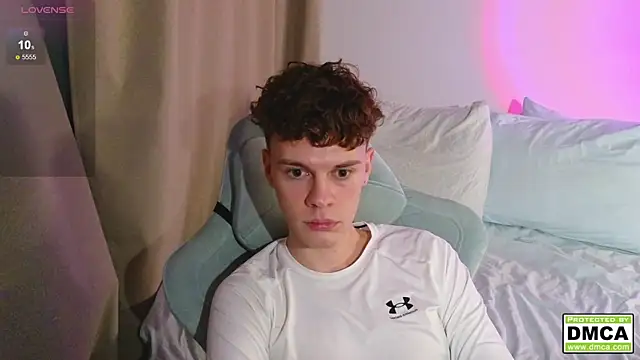 cute_thomas's cam snapshot