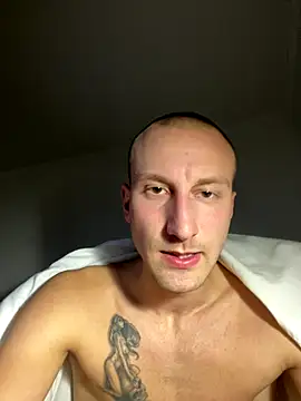 elias_sports's cam snapshot