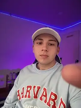 oliver_kyy's cam snapshot