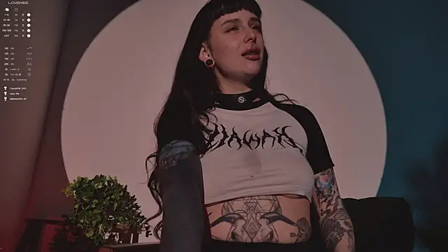 MichaellaMoon live sex cam