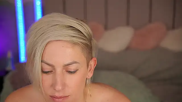 VickySecret96's cam snapshot