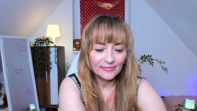 naughtymilane's cam snapshot